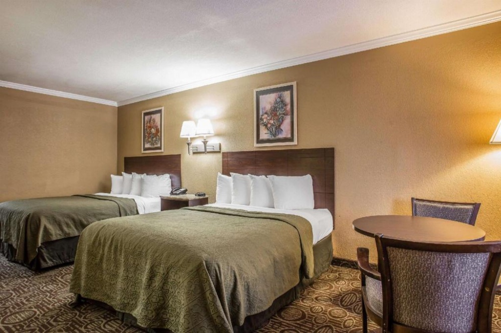 Quality Inn & Suites Ft. Jackson Maingate Image 11
