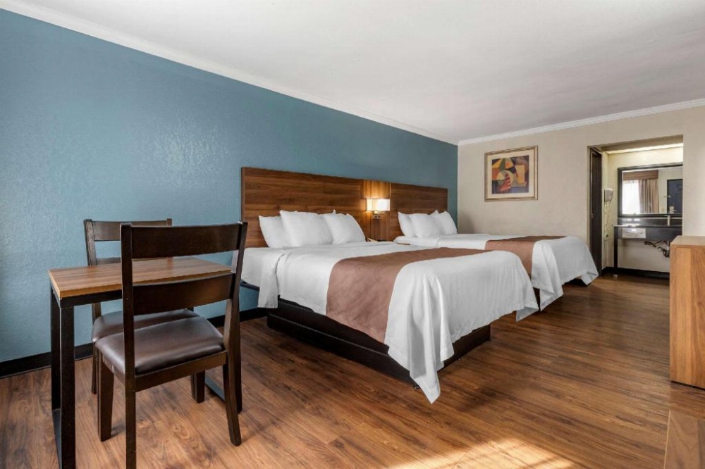 Quality Inn & Suites Ft. Jackson Maingate Image 13