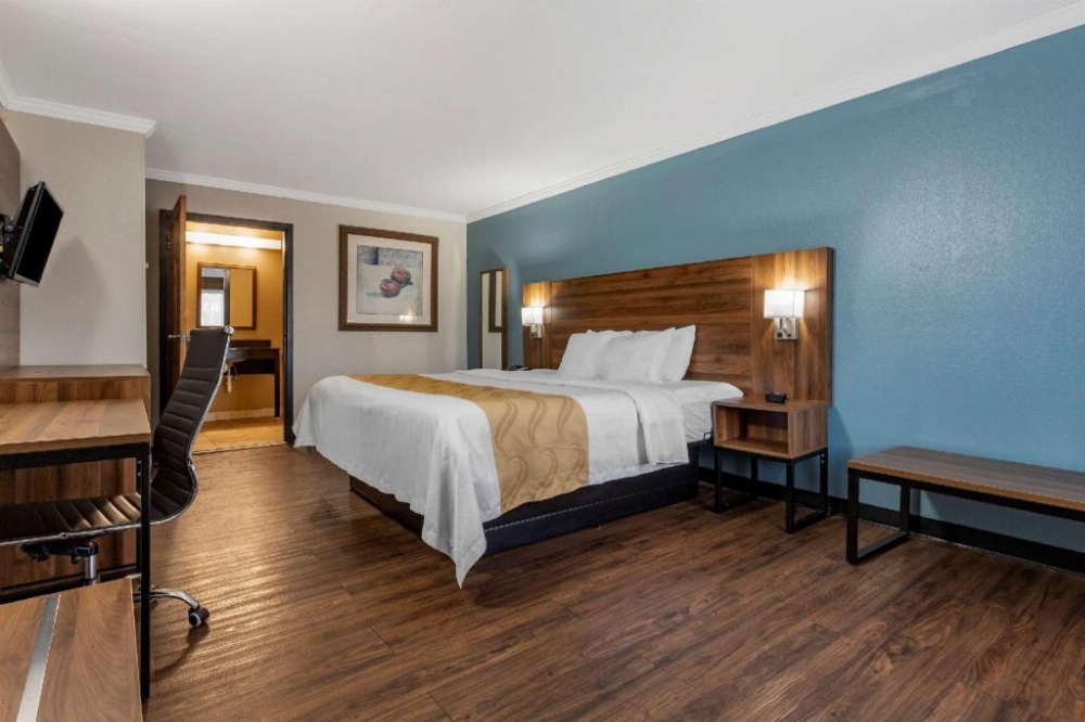 Quality Inn & Suites Ft. Jackson Maingate