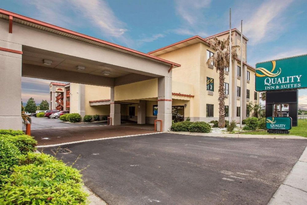 Quality Inn & Suites Ft. Jackson Maingate Image 43