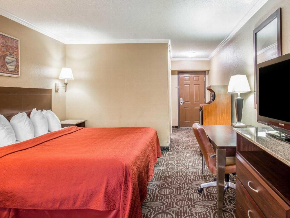 Quality Inn & Suites Ft. Jackson Maingate Image 49
