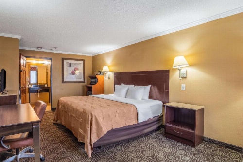 Quality Inn & Suites Ft. Jackson Maingate image 8